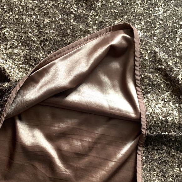 Gold sequin skirt - Picture 3 of 6